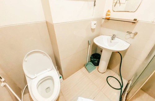 Legazpi Village Condo | Cozy 1-bedroom condo in Makati with Pool, Gym, Sauna, WiFi, AC, and Netflix