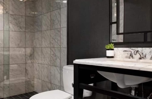 Logan Circle House | 2 Standard Two Queens at Viceroy Washington DC, Bring Your Pets, Onsite Pool!