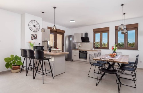 Zurkovo Villa | Cozy villa with amazing view from terrace, pool, close to the beach