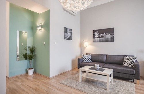 Erzsebetvaros Apartment | Stay in the Heart of Budapest
