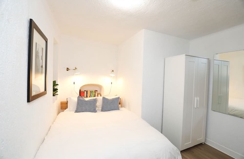 Antibes Old Town Apartment | Stunning, Upmarket and Newly furnished Apartment nearby all Major Attractions