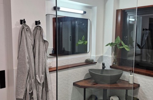Rum Jungle Bed & Breakfast | Escape to a world where luxury meets nature! On the doorstep to Litchfield NP.