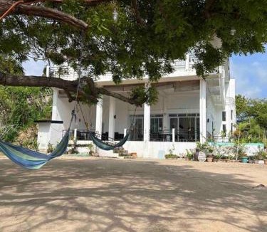 Lian Apartment | Clipper View Beachfront Calatagan cel