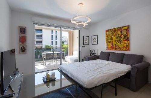 Pointe Croisette Apartment | 2 pièces avec clim, terrasse, piscine, 100m plage