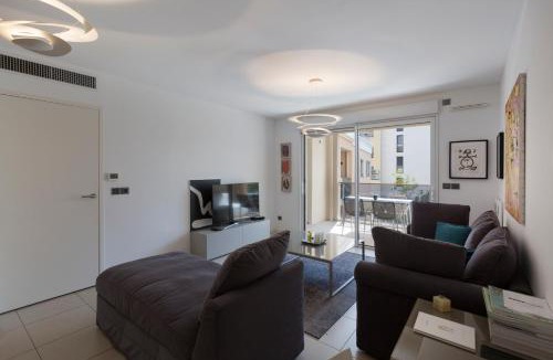 Pointe Croisette Apartment | 2 pièces avec clim, terrasse, piscine, 100m plage