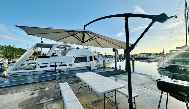 Lady Blue Yacht in FL KEYS